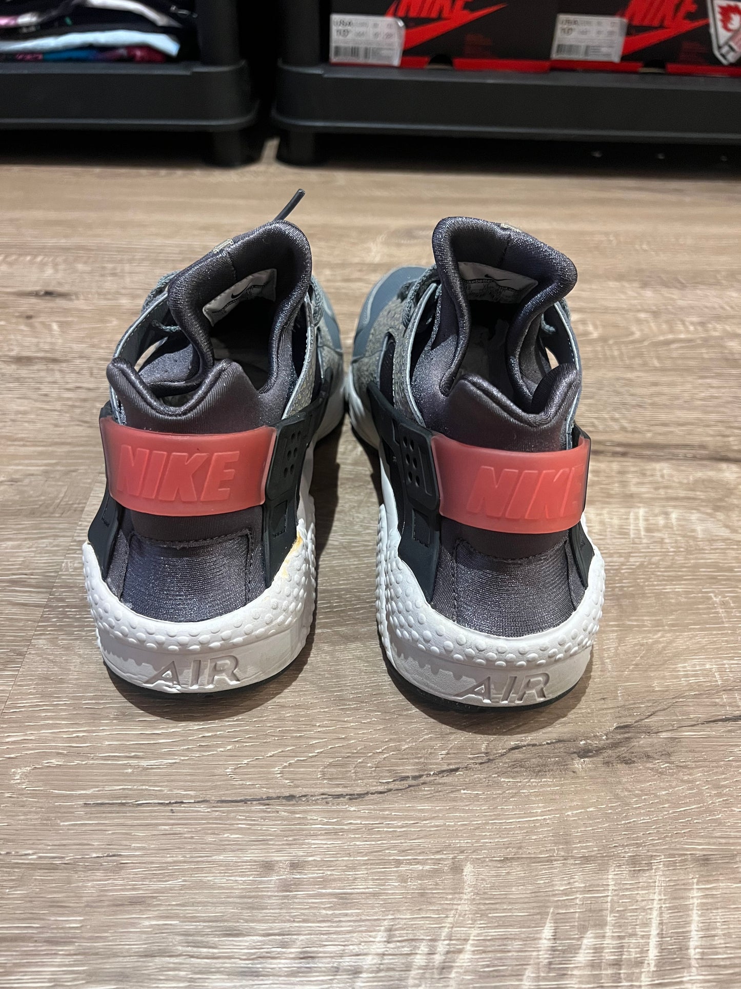 Nike Air Huarache Premium Safari Size 12 Mens