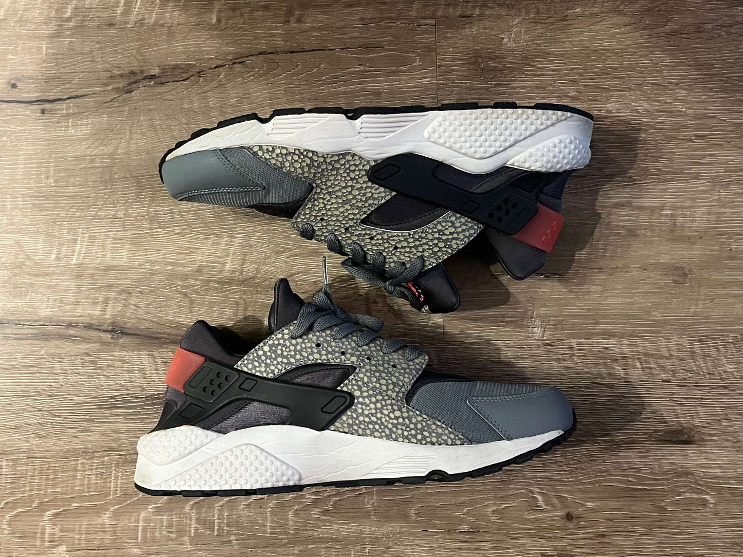 Nike Air Huarache Premium Safari Size 12 Mens
