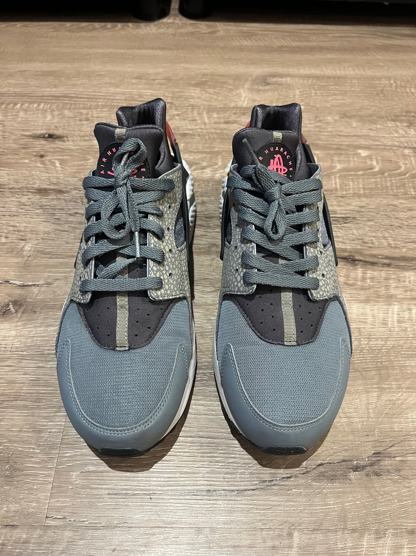 Nike Air Huarache Premium Safari Size 12 Mens
