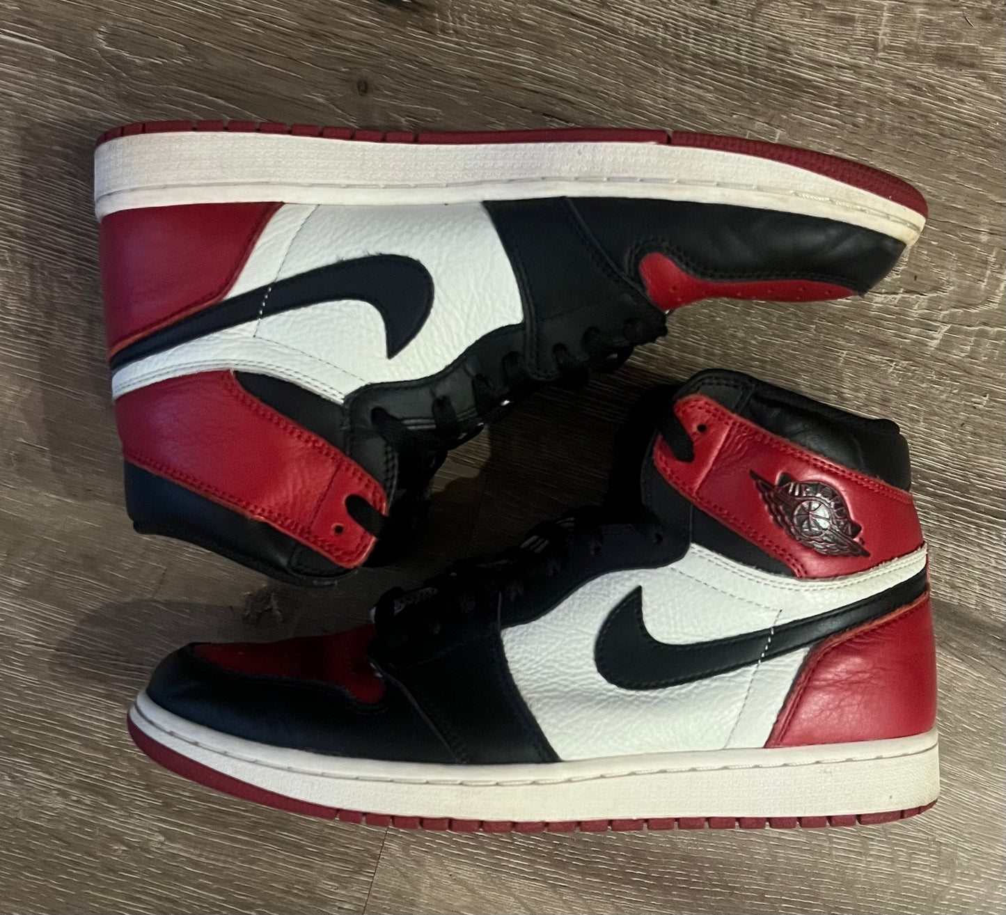 Air Jordan 1 High Retro Bred Toe Size 10.5