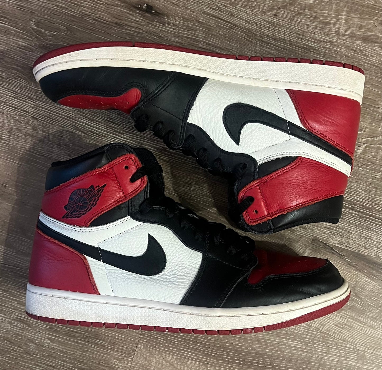 Air Jordan 1 High Retro Bred Toe Size 10.5