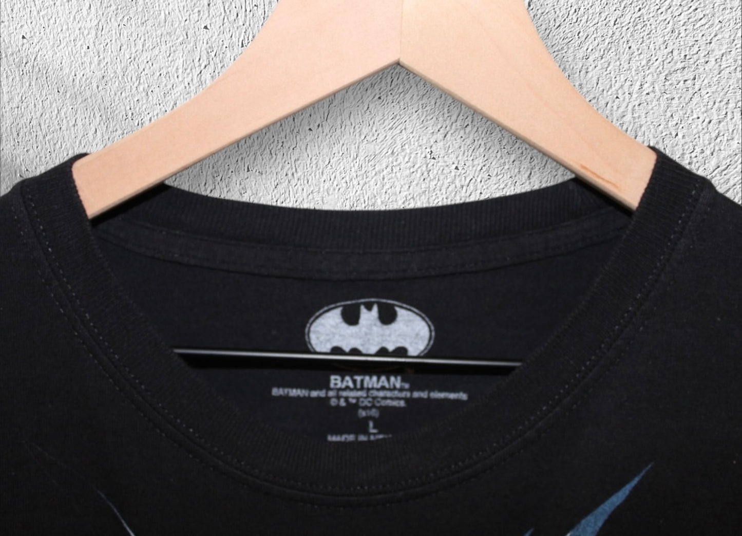 Batman Retro Graphic Shirt DC Comics Large