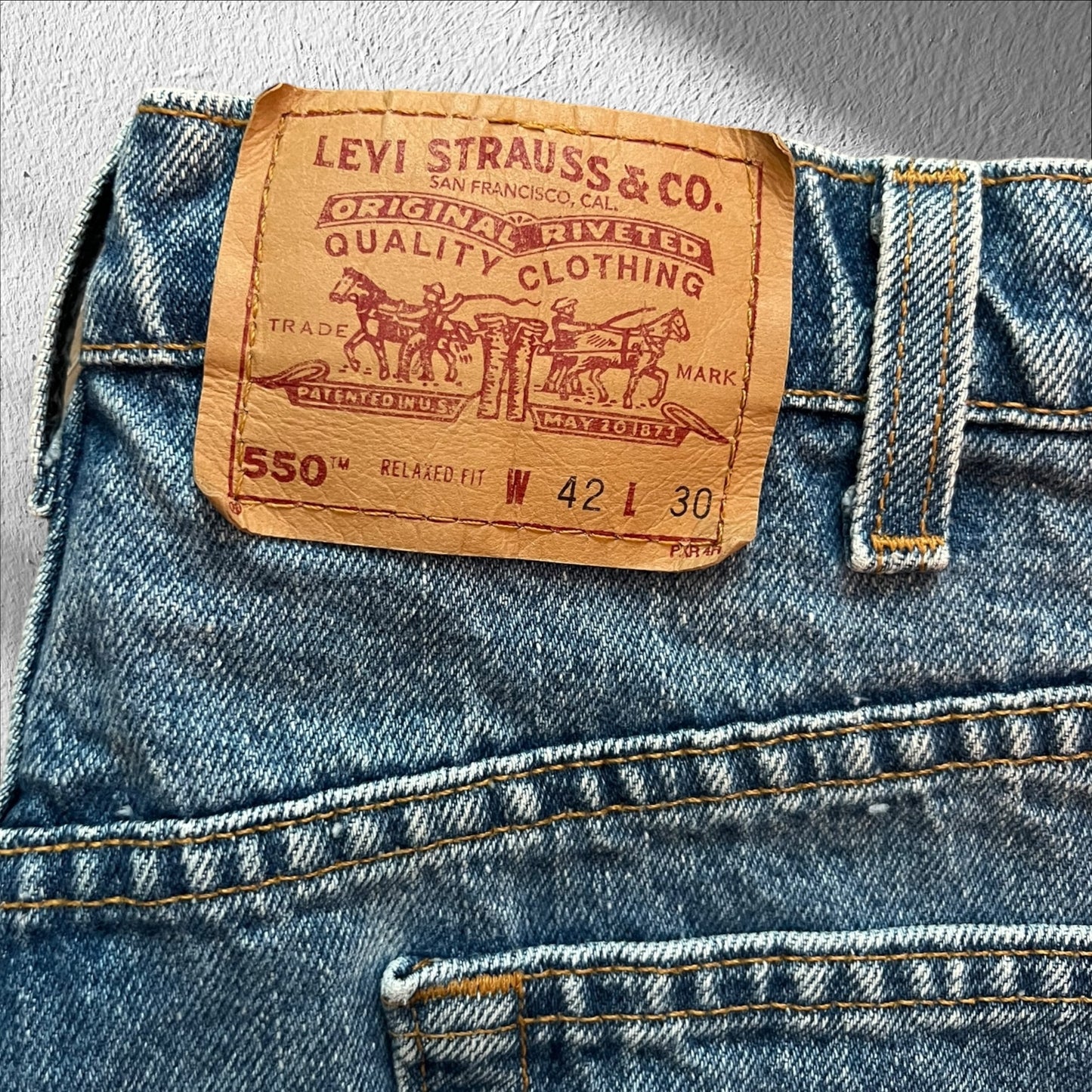 Vintage 90s Levi’s 550 Relaxed Fit Jeans – Size 40x30 – Made in USA