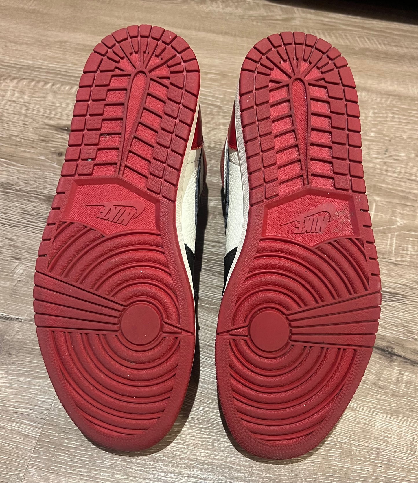 Air Jordan 1 High Retro Bred Toe Size 10.5