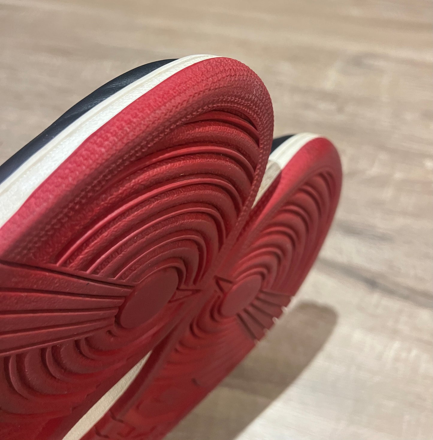Air Jordan 1 High Retro Bred Toe Size 10.5