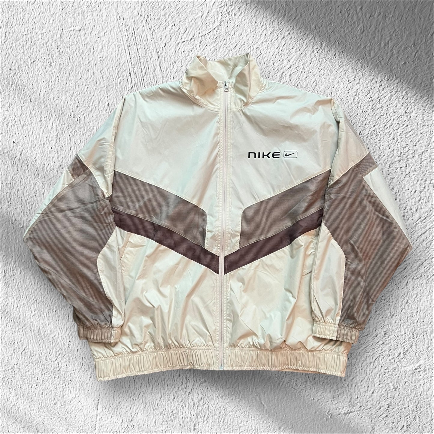 Nike Sportswear Retro Oversized Windbreaker Brown/Tan – Women’s XL