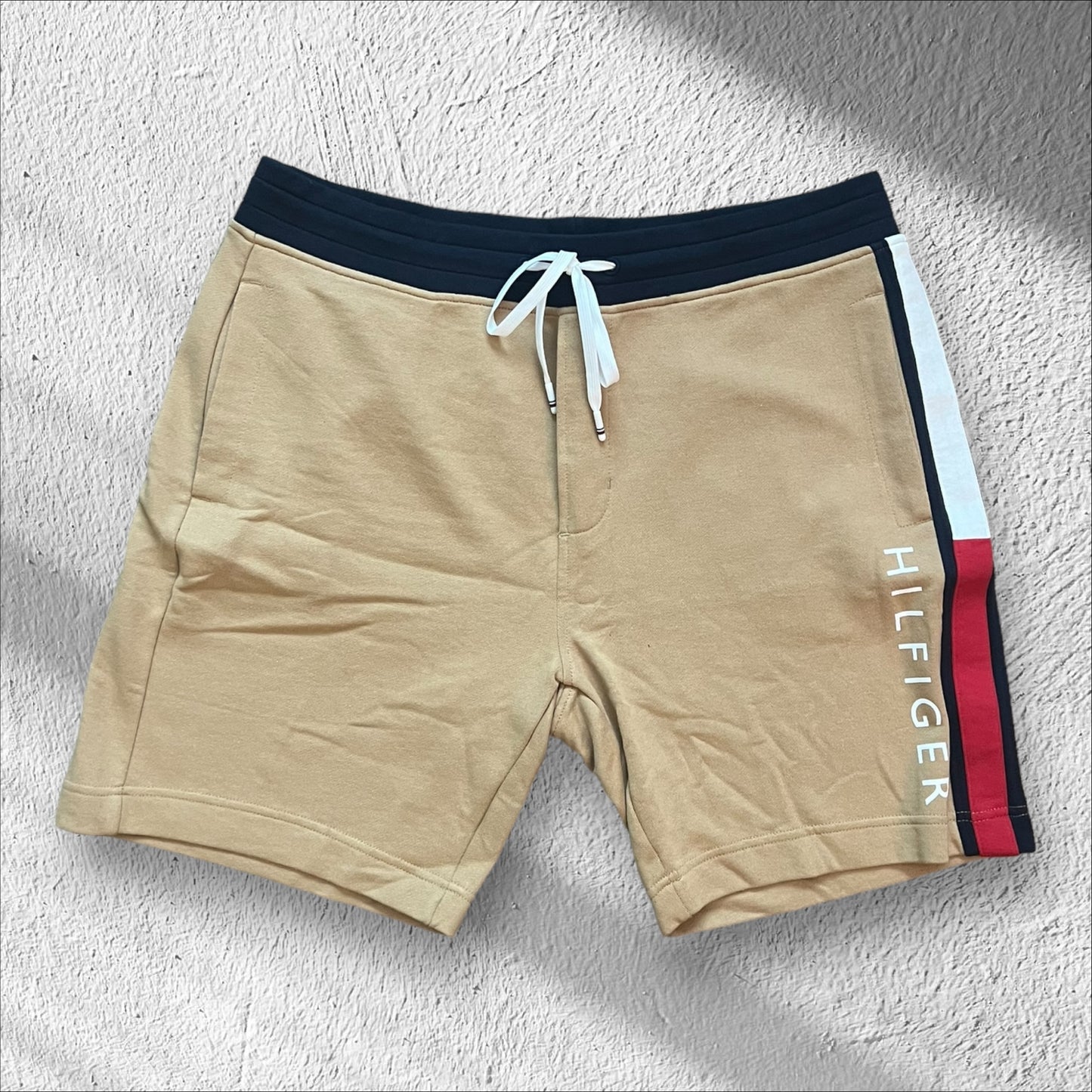 Tommy Hilfiger Drawstring Sweatshorts Tan Cotton – Size Large