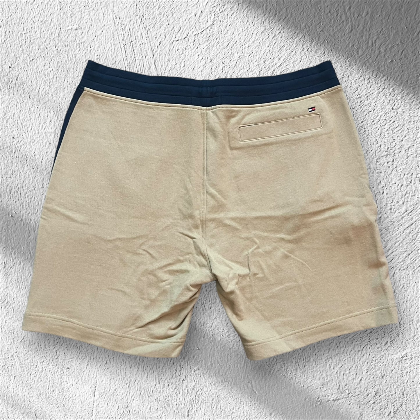 Tommy Hilfiger Drawstring Sweatshorts Tan Cotton – Size Large