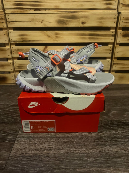 Nike Trail Oneonta Hiking Sandal Women’s Melon Tint Arctic Grey Size 6