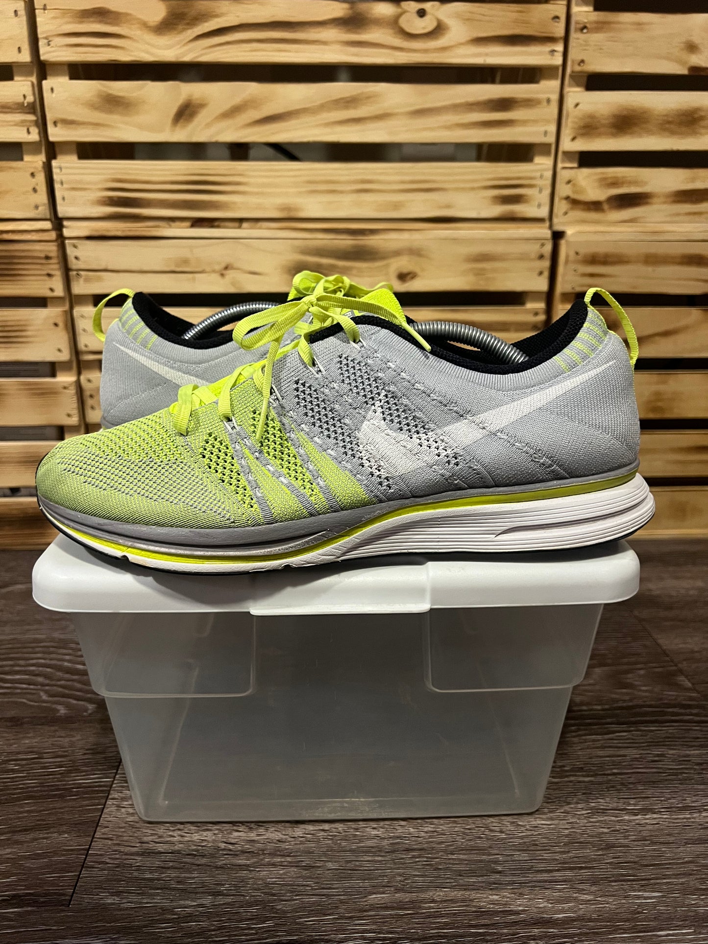 Nike Flyknit Trainer Volt Green Gray Size 11.5