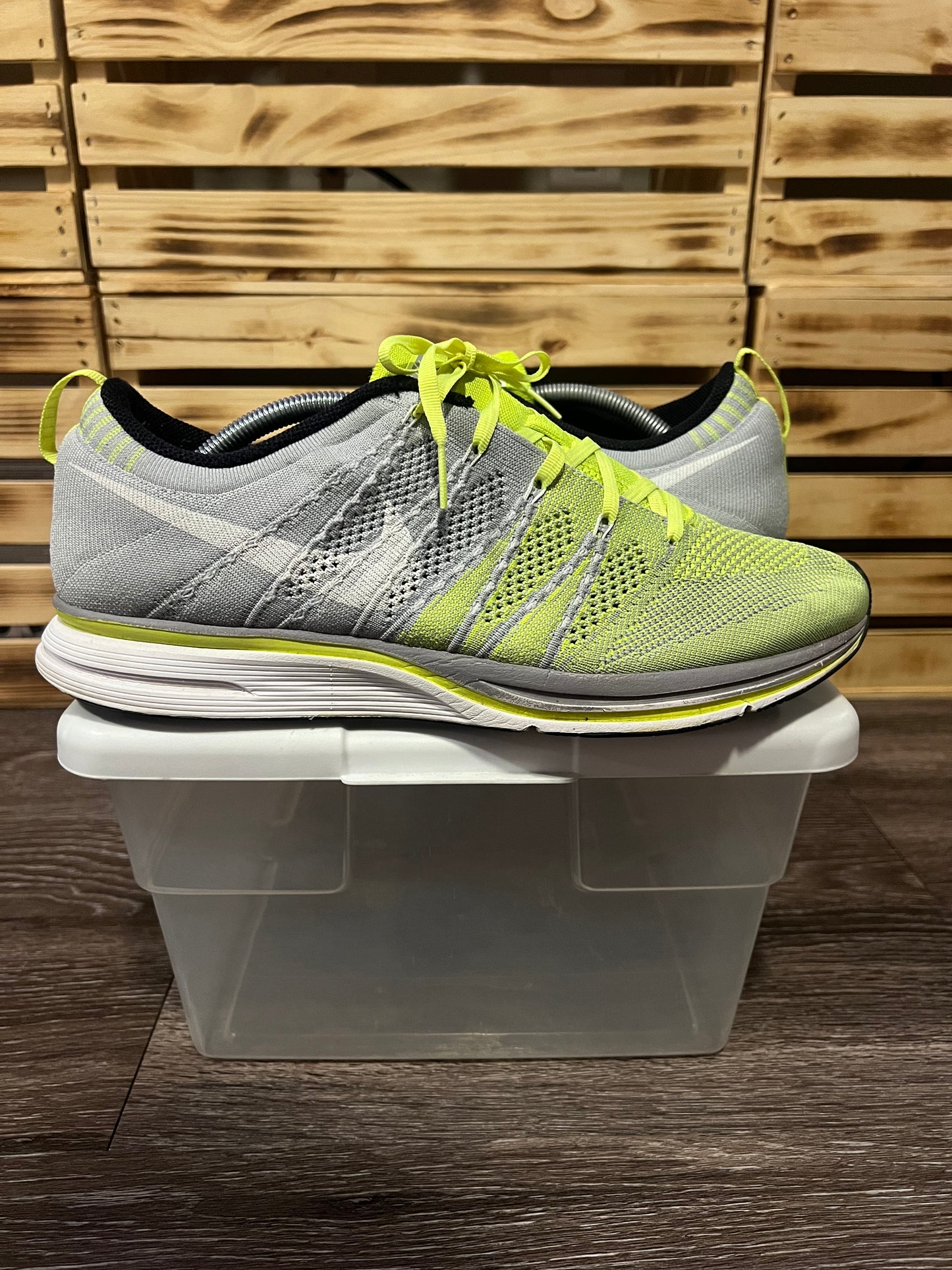 Nike Flyknit Trainer Volt Green Gray Size 11.5