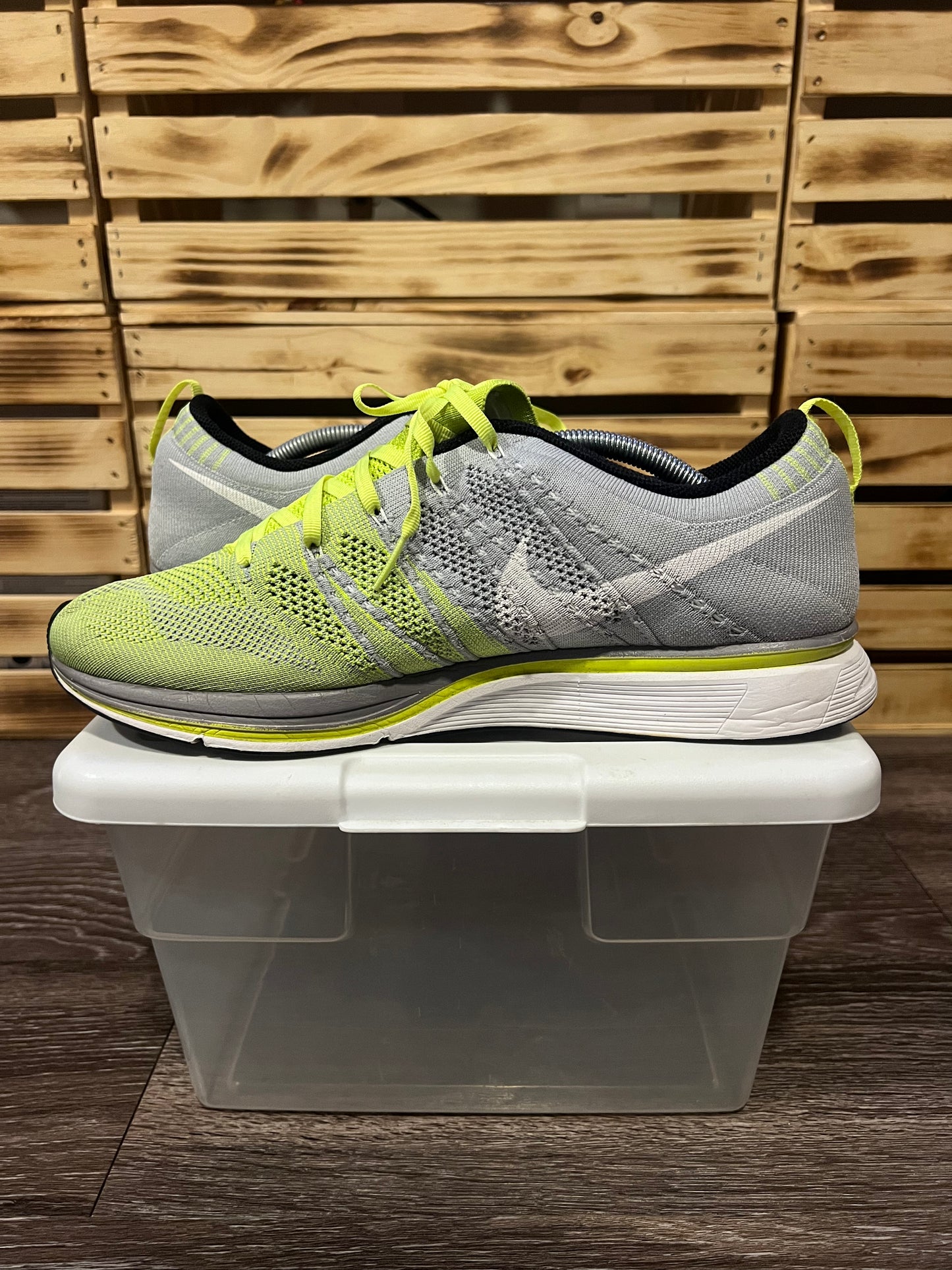 Nike Flyknit Trainer Volt Green Gray Size 11.5