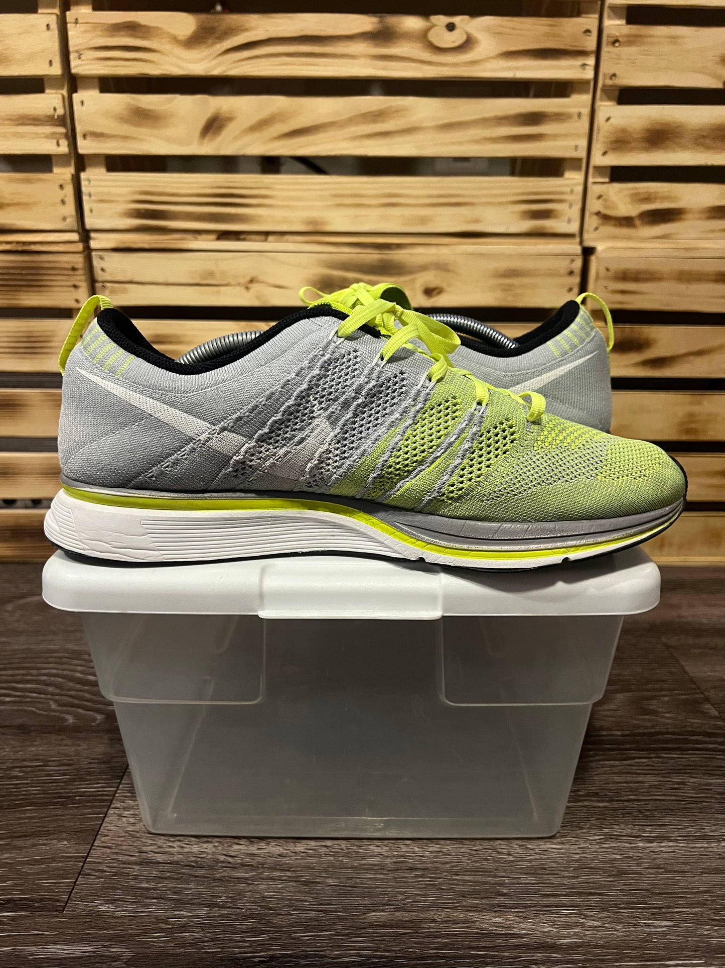 Nike Flyknit Trainer Volt Green Gray Size 11.5