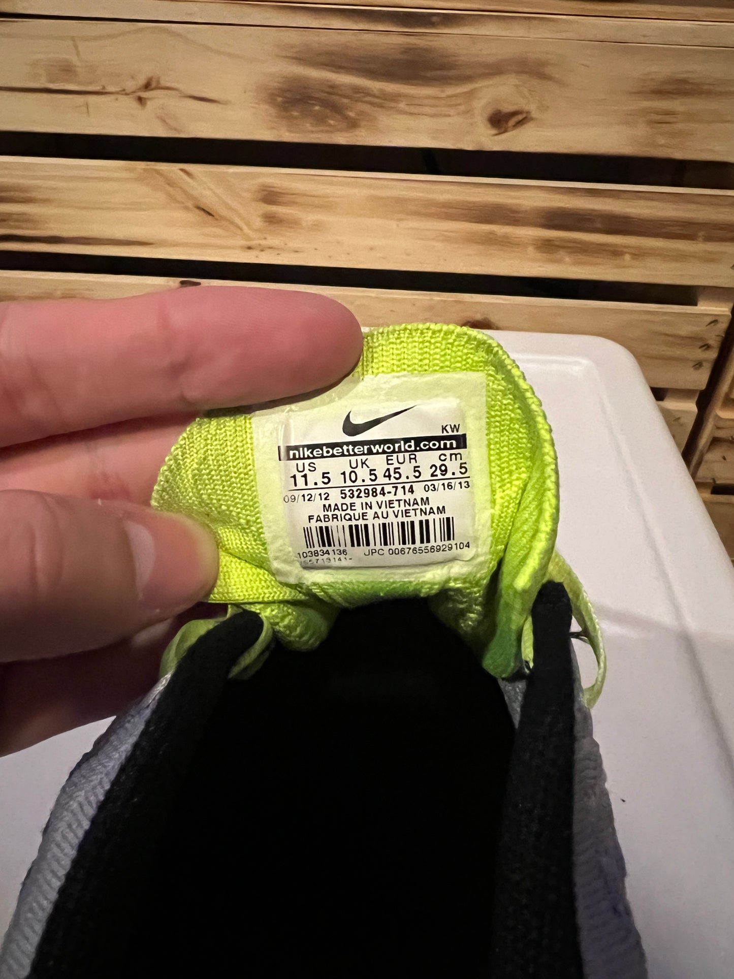Nike Flyknit Trainer Volt Green Gray Size 11.5