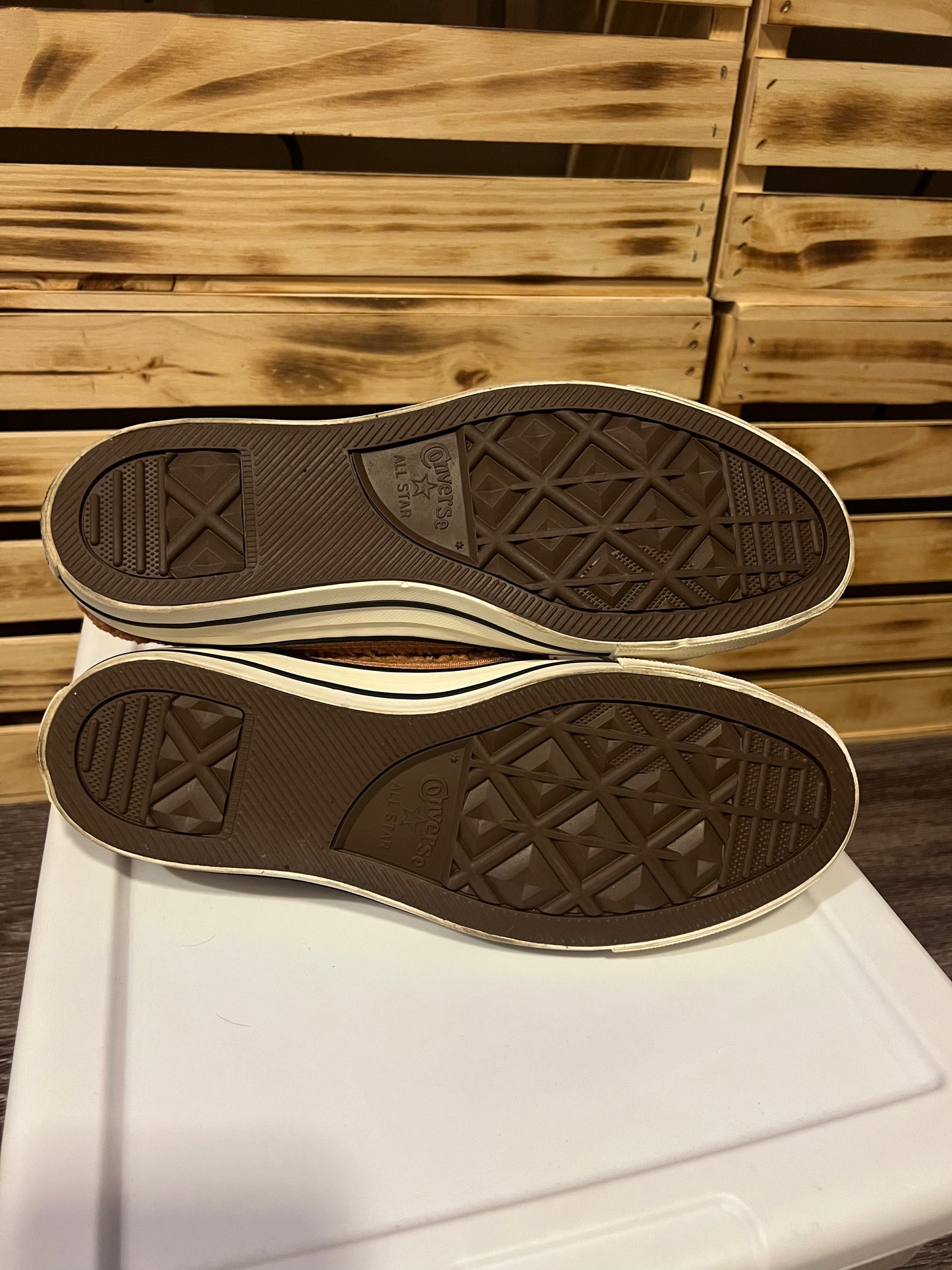 Converse Chuck Taylor All Star Hi Cozy Club Brown Teddy Bear Size 7.5