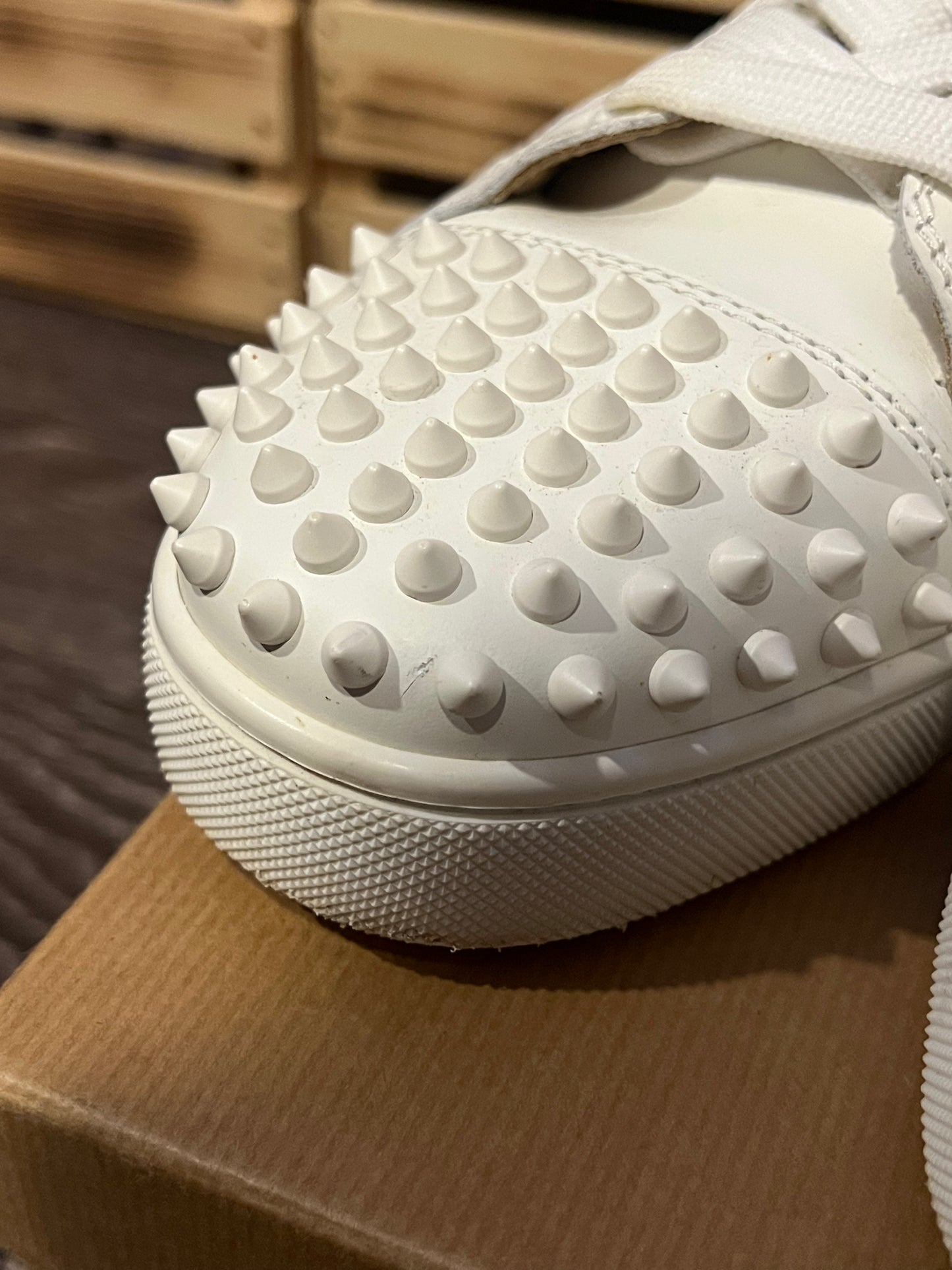 Christian Louboutin Louis Junior Spikes Gomme White | EU 43.5 / US 10.5