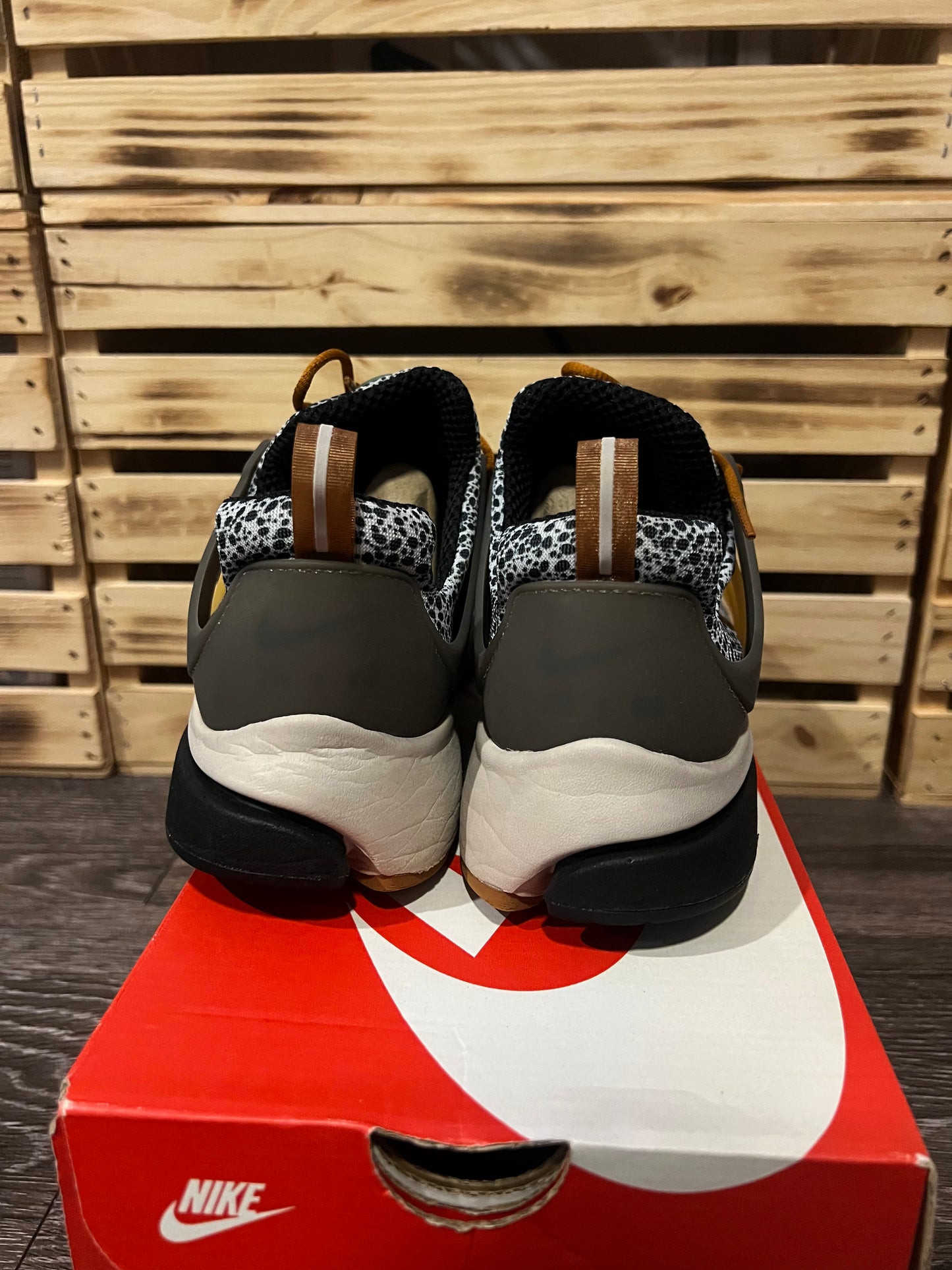 Nike Air Presto RARE SE QS “Safari” Size M (Fits 10-11) 844448-002