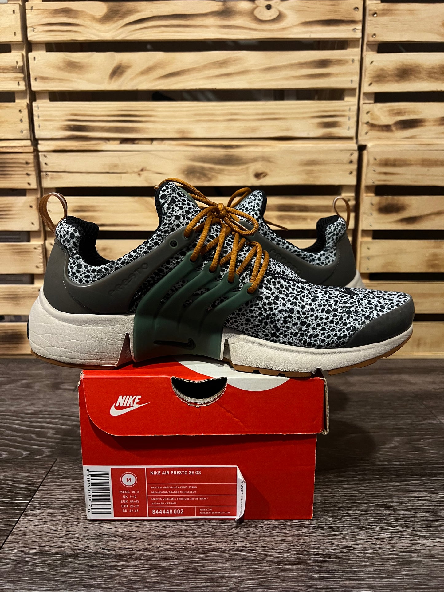 Nike Air Presto RARE SE QS “Safari” Size M (Fits 10-11) 844448-002
